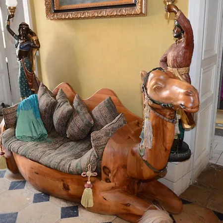Homestay Palais L'encant Segre