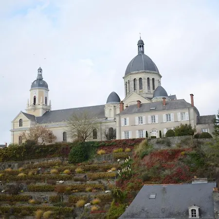 Palais L'encant * Segre