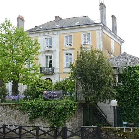 Homestay Palais L'encant Segre